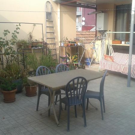 Maxim Mini Hotel Batumi Esterno foto