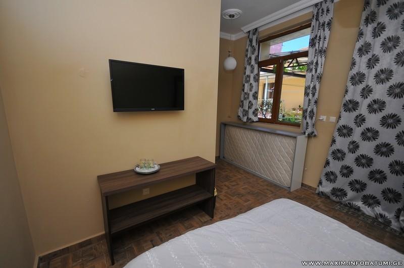 Maxim Mini Hotel Batumi Esterno foto